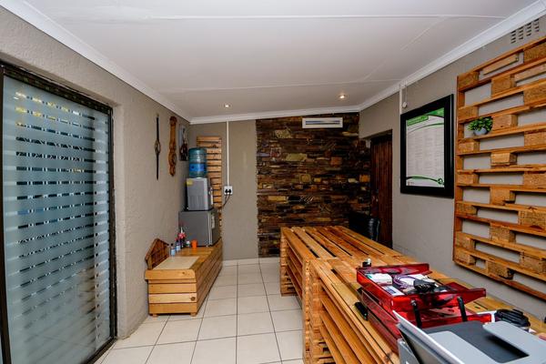 House For Sale in Rhodesfield, Kempton Park