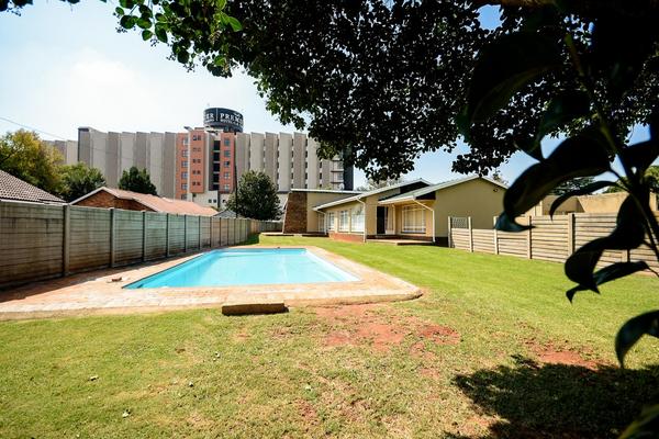 House For Sale in Rhodesfield, Kempton Park